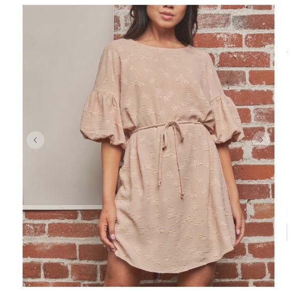 Boho Textured Fabric Balloon Sleeve Dress - Picture 9 of 10